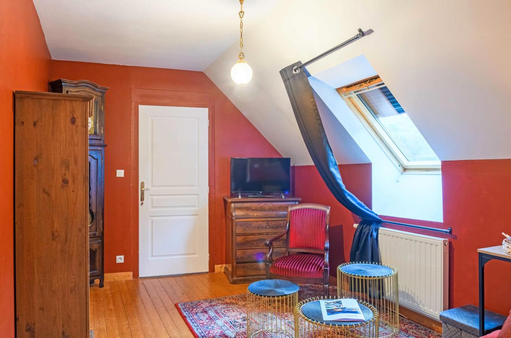 Les Pierres Bleues Bed and Breakfast Saint-Coulitz Exteriör bild